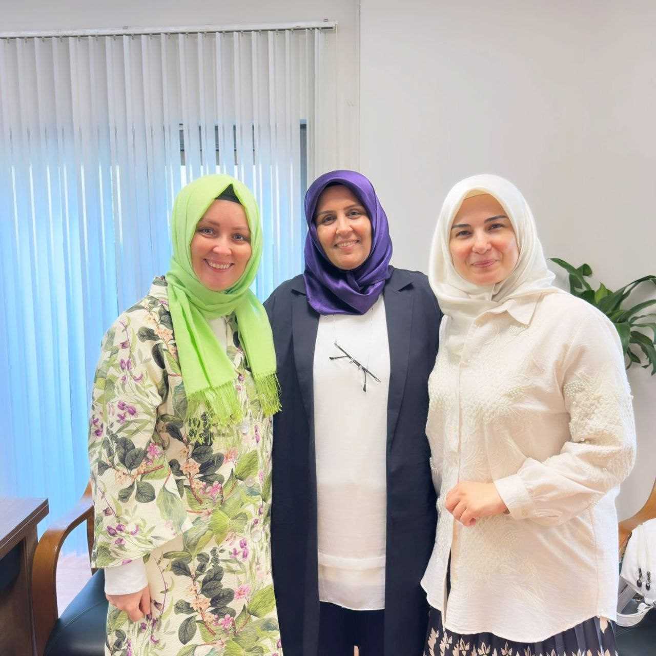 Psk. Yazar Hatice Kübra TONGAR ve TRT Haber Moderatörü Betül Soysal BOZDOĞAN Vakfımızı ziyaret etti